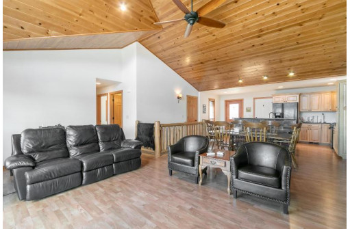 W5679 Castaway Dr, New Lisbon, WI 53950