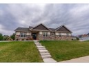 867 Pinnacle Dr, Lake Mills, WI 53551