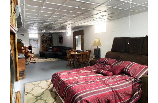 N10460 Howard Dr, Fox Lake, WI 53933