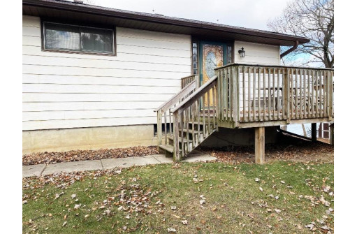 N10460 Howard Dr, Fox Lake, WI 53933