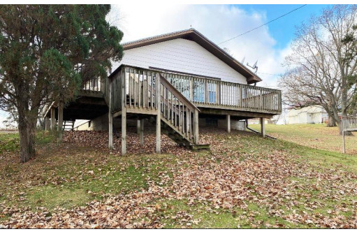 N10460 Howard Dr, Fox Lake, WI 53933