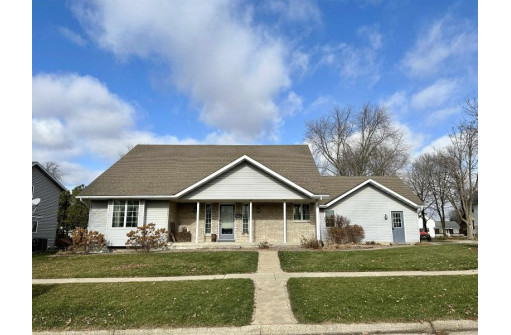 1223 22nd St, Monroe, WI 53566