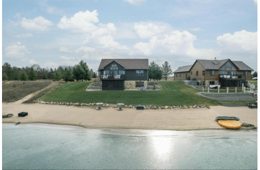 W5574 Island Lake Dr, New Lisbon, WI 53950