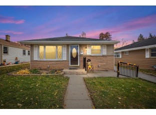 2952 S 95th St West Allis, WI 53227