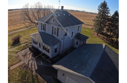 6853 Mound View Rd, Platteville, WI 53818