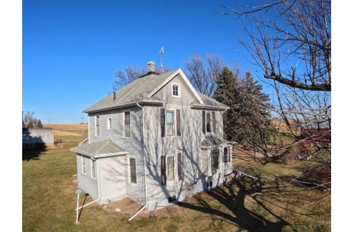 6853 Mound View Rd, Platteville, WI 53818