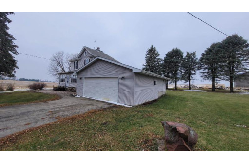 6853 Mound View Rd, Platteville, WI 53818