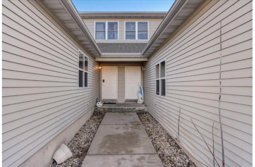 231-239 Talon Pl, Sun Prairie, WI 53590