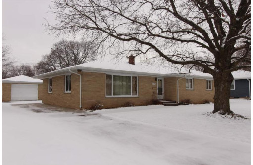 1726 Garfield Ave, Beloit, WI 53511