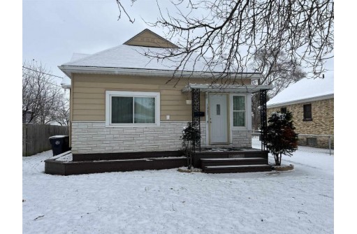 1227 Moore St, Beloit, WI 53511