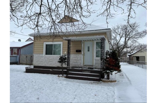 1227 Moore St, Beloit, WI 53511