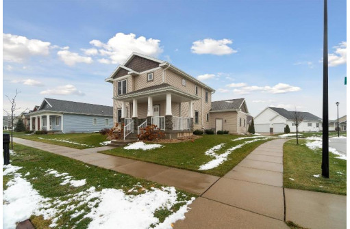 1338 Pine St, Sun Prairie, WI 53590