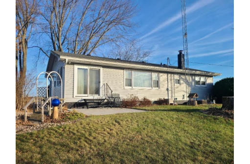 S2615 Simpson Rd, Reedsburg, WI 53959