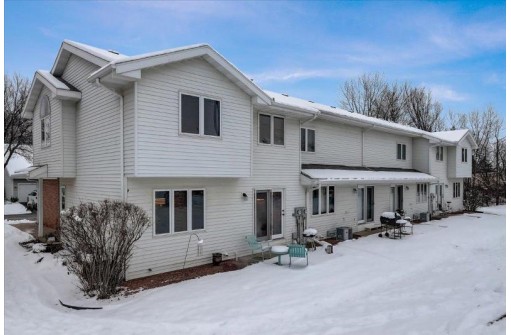 212 Creek Edge Ct 212, Waunakee, WI 53597