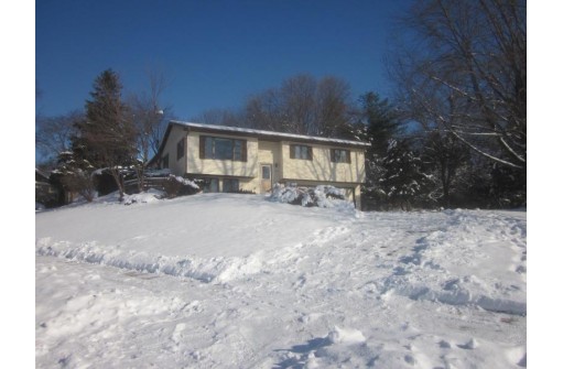 1810 Draper St, Baraboo, WI 53913