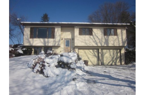 1810 Draper St, Baraboo, WI 53913