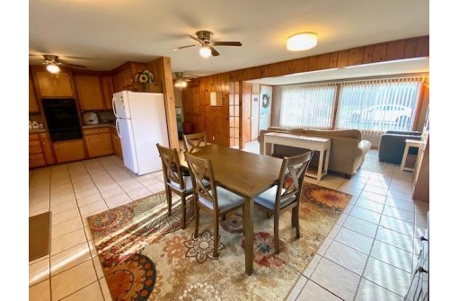 W2923 Green Isle Dr, Fort Atkinson, WI 53538