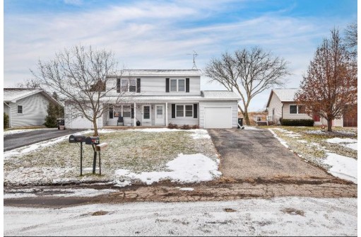 304 Eilbes Ave B, Beaver Dam, WI 53916