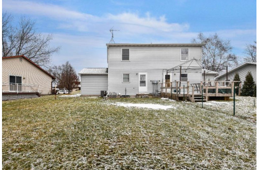 304 Eilbes Ave B, Beaver Dam, WI 53916