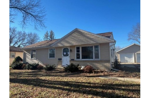 1406 S Pearl St, Janesville, WI 53546