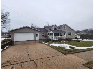 440 E Oak St Lancaster, WI 53813