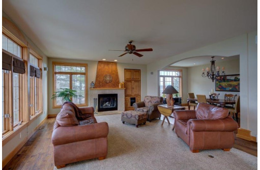 4864 Highwood Cir, Middleton, WI 53562