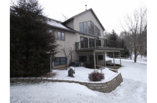 14585 Valley View Rd, Mount Hope, WI 53816
