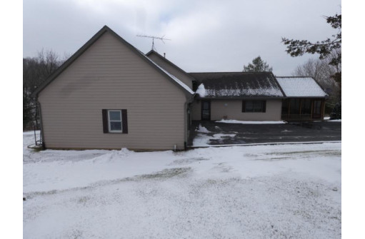 14585 Valley View Rd, Mount Hope, WI 53816