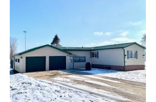 105 Rosemary St, Wauzeka, WI 53826