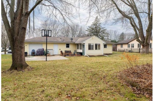 6309 Johnson St, McFarland, WI 53558