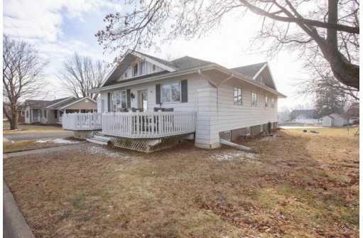 341 Arbor St, Benton, WI 53803