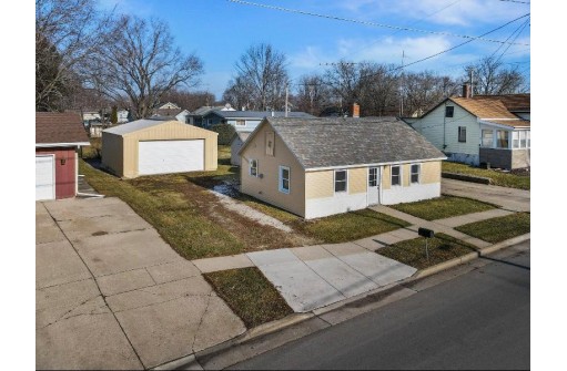 202 W Spaulding St, Watertown, WI 53098