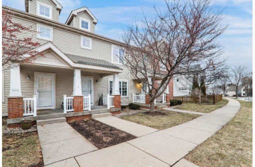 1604 Waldorf Blvd, Madison, WI 53719