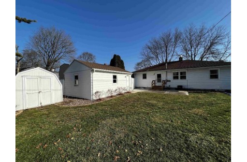 16 S Fremont St, Janesville, WI 53545