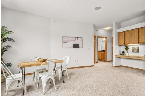 280 Division St 302, Madison, WI 53704