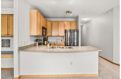 280 Division St 302, Madison, WI 53704