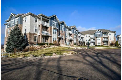 3848 Maple Grove Dr 211, Madison, WI 53719