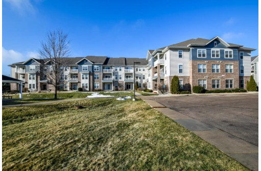 3848 Maple Grove Dr 211, Madison, WI 53719