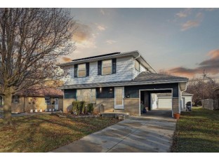 1028 S 96th St West Allis, WI 53214