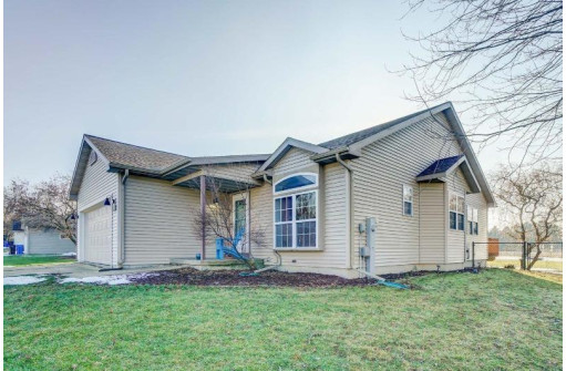 7797 Clinton Rd, DeForest, WI 53532