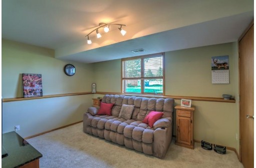 3606 Pine Grove Way, Madison, WI 53719