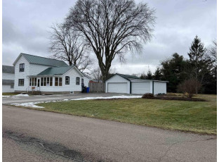 215 Park Dr Randolph, WI 53956