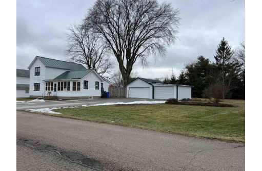 215 Park Dr, Randolph, WI 53956