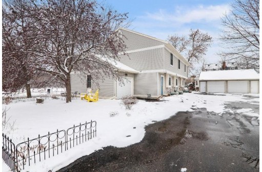 831 S Mills St, Madison, WI 53715