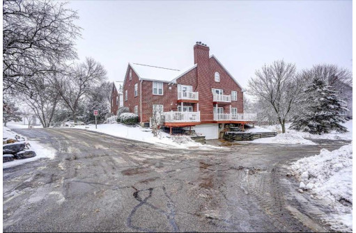 6 Captains Ct 3, Madison, WI 53719