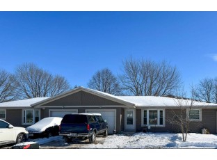 1424-1426 Laramie Ln Janesville, WI 53545