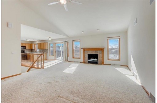 6831 Bluff Point Dr, Madison, WI 53718