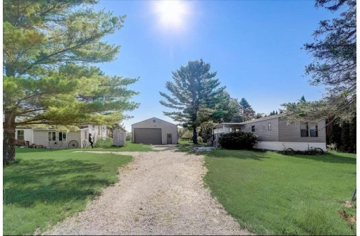 N534 2nd St Rd, Watertown, WI 53098-4417