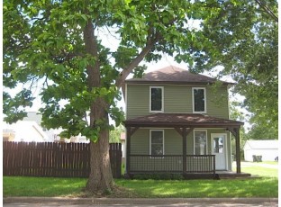 214 E Perry St Prairie Du Chien, WI 53821