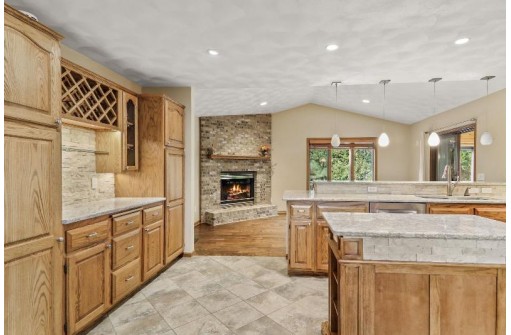 6787 Moon Light Cir, Sun Prairie, WI 53590